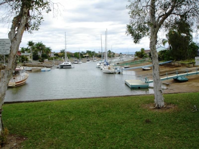 10 Newport Drive, Scarborough QLD 4020