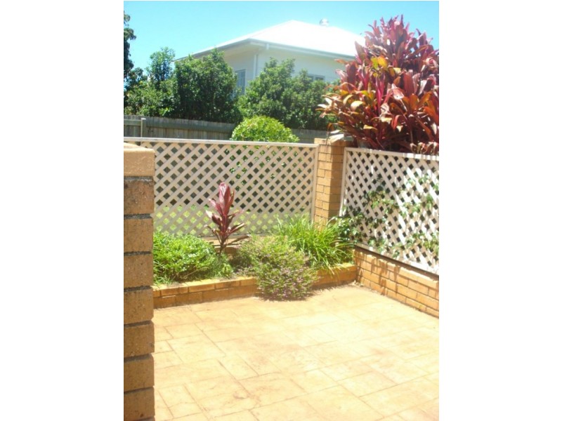 2/34 Queen Street, Scarborough QLD 4020