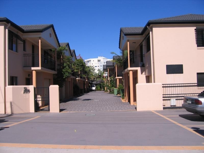 Unit 2/50-52 John Street, Redcliffe QLD 4020