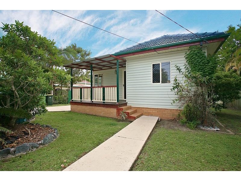 35 Lucas Street, Scarborough QLD 4020