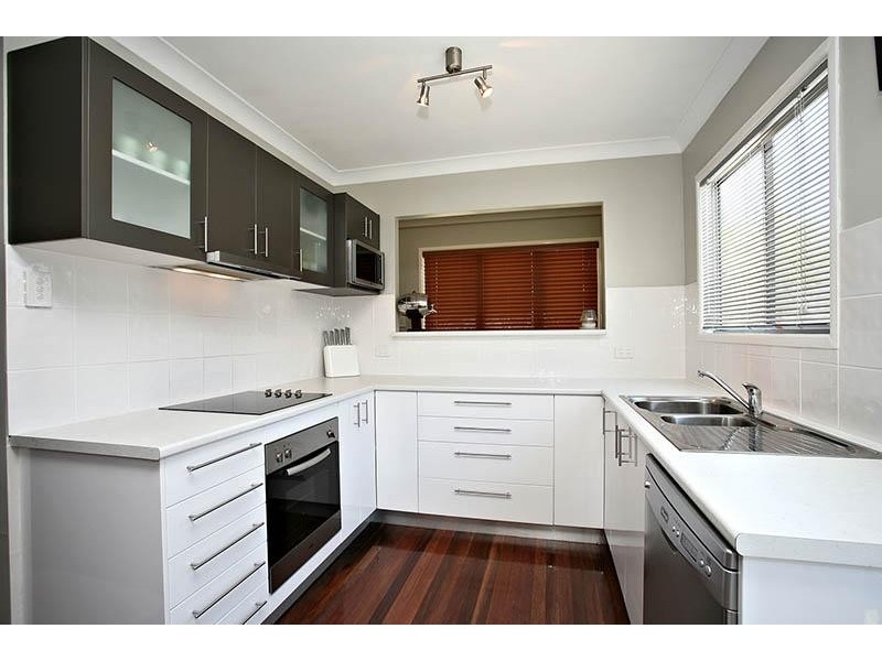 143 Scarborough Road, Redcliffe QLD 4020