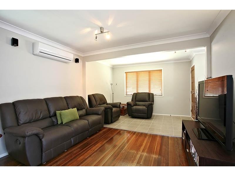 143 Scarborough Road, Redcliffe QLD 4020