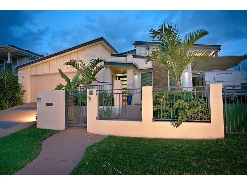 21 Lionheart Crescent, Newport QLD 4020