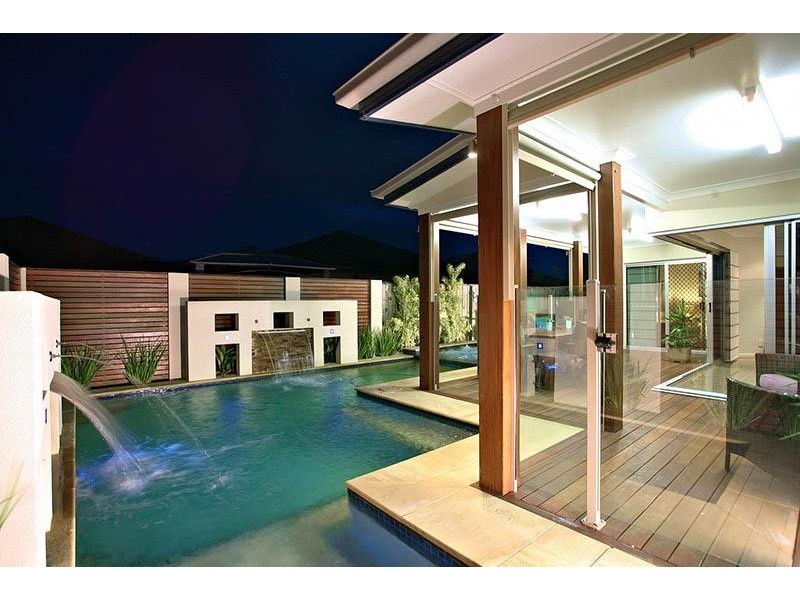 21 Lionheart Crescent, Newport QLD 4020