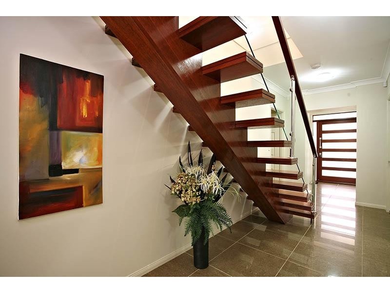 21 Lionheart Crescent, Newport QLD 4020