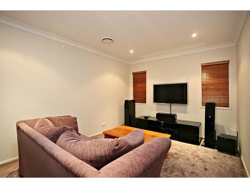 21 Lionheart Crescent, Newport QLD 4020