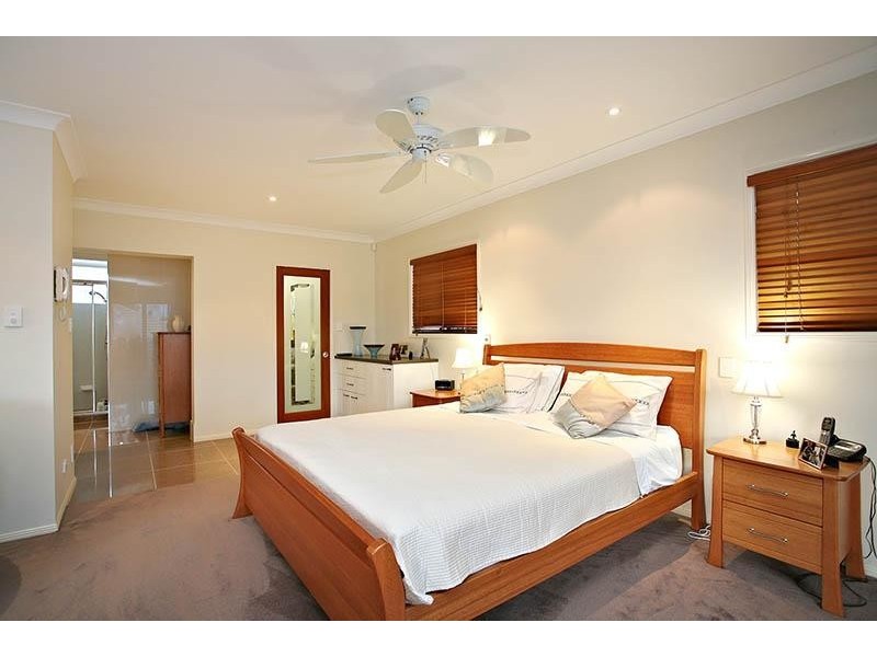 21 Lionheart Crescent, Newport QLD 4020