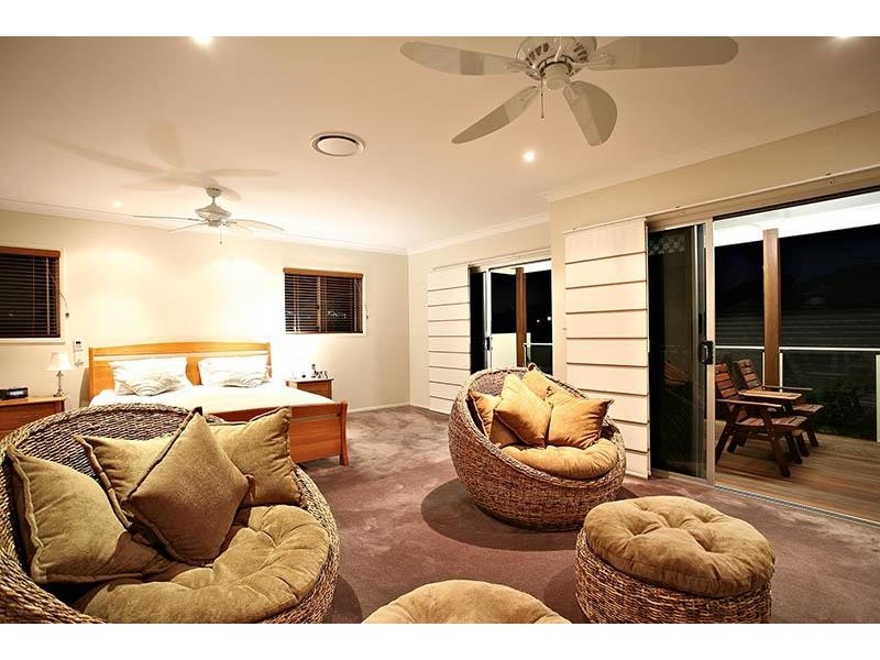 21 Lionheart Crescent, Newport QLD 4020