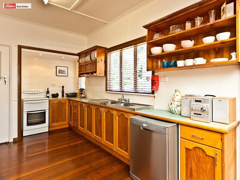 12 Lucas Street, Scarborough QLD 4020