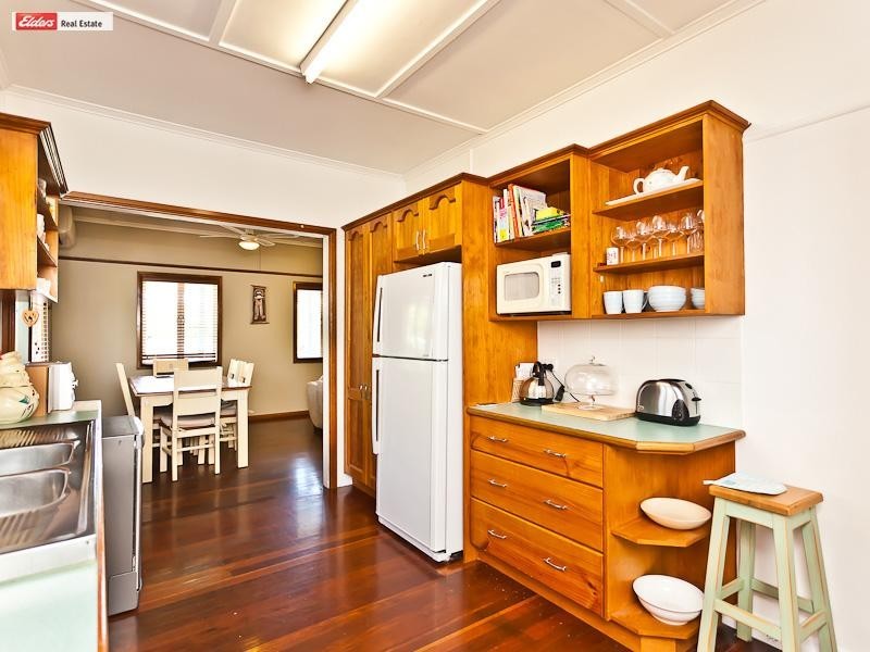 12 Lucas Street, Scarborough QLD 4020