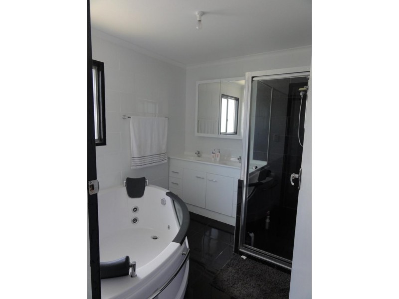 97 Windsor Place, Deception Bay QLD 4508