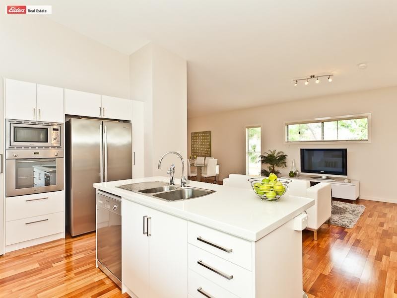 23 Michel Rd, Scarborough QLD 4020