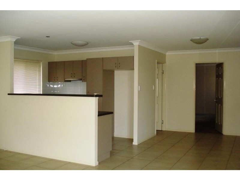 1 Parrey Court, Rothwell QLD 4022