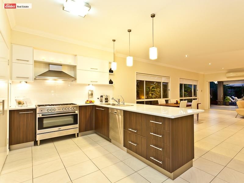 27B Roma Street, Scarborough QLD 4020