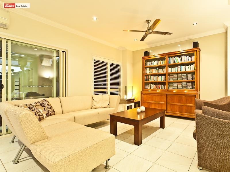 27B Roma Street, Scarborough QLD 4020