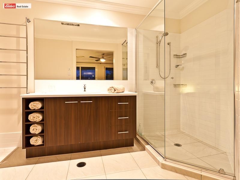 27B Roma Street, Scarborough QLD 4020