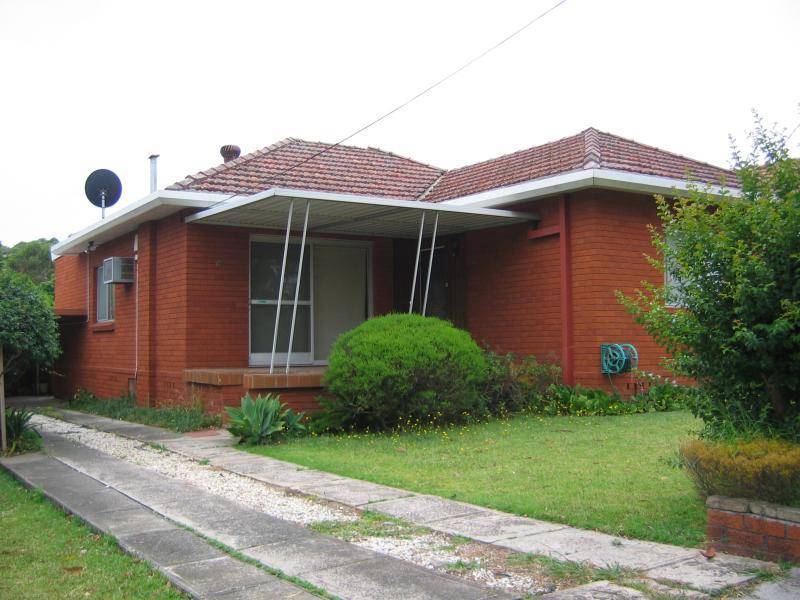 10 SALISBURY AVENUE, Riverwood NSW 2210