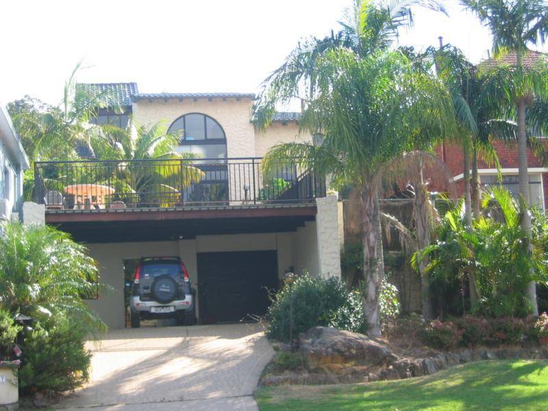 37 BENWERRIN AVENUE, Carss Park NSW 2221