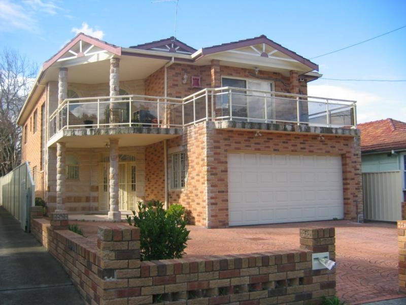 222 WONIORA ROAD, Hurstville NSW 2220