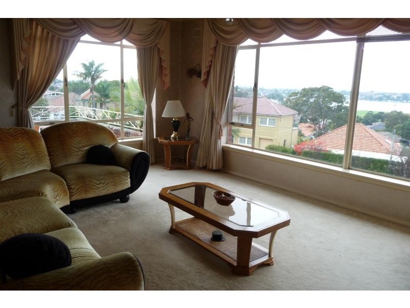 35 Benwerrin Avenue, Carss Park NSW 2221