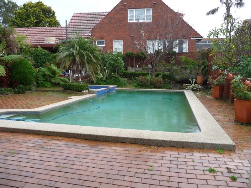 35 Benwerrin Avenue, Carss Park NSW 2221