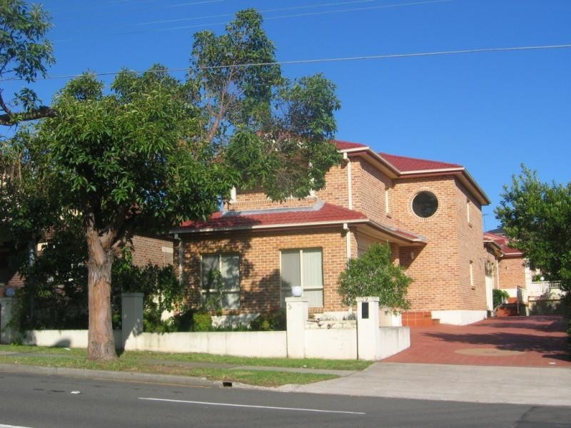 39 Queens Road, Hurstville NSW 2220