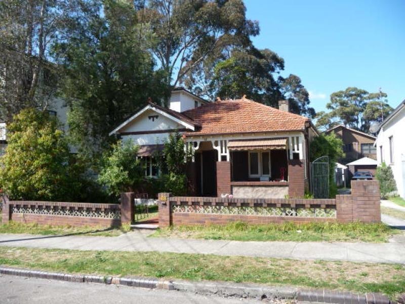 68 Hampton Court Road, Carlton NSW 2218