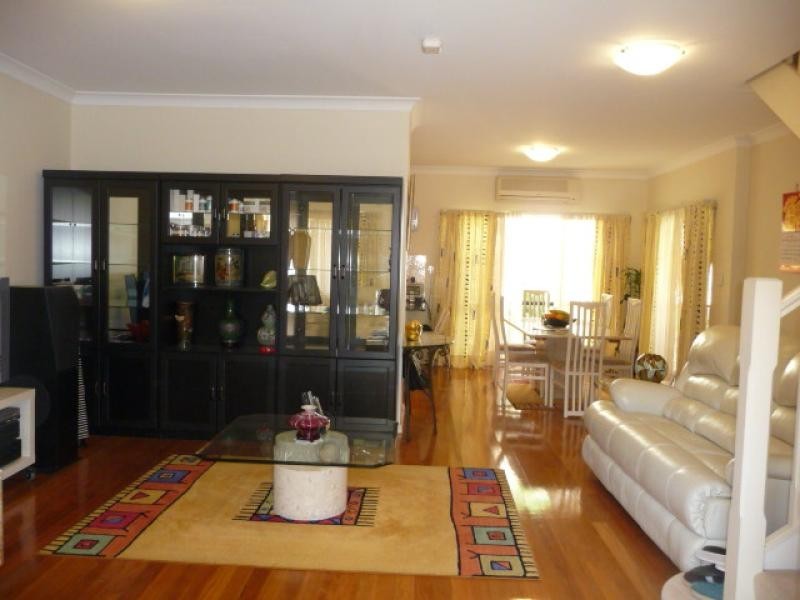 2/80 Connemarra Street, Bexley NSW 2207