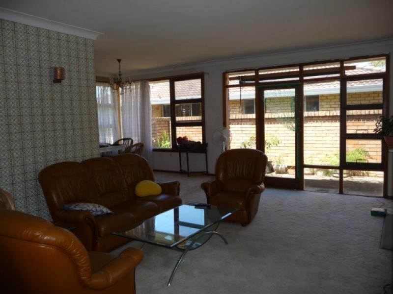 1 Pine Street, Lugarno NSW 2210