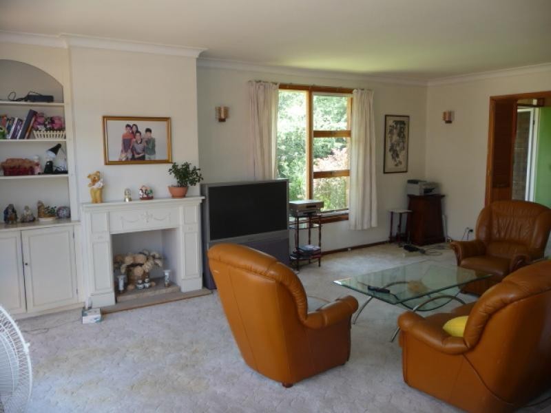 1 Pine Street, Lugarno NSW 2210