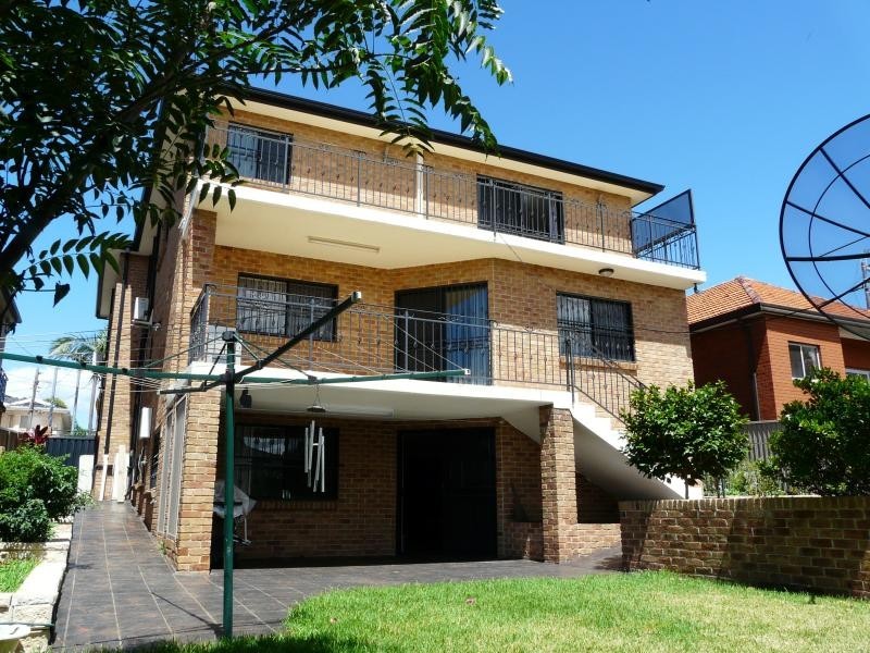 32 Hodge Street, Hurstville NSW 2220