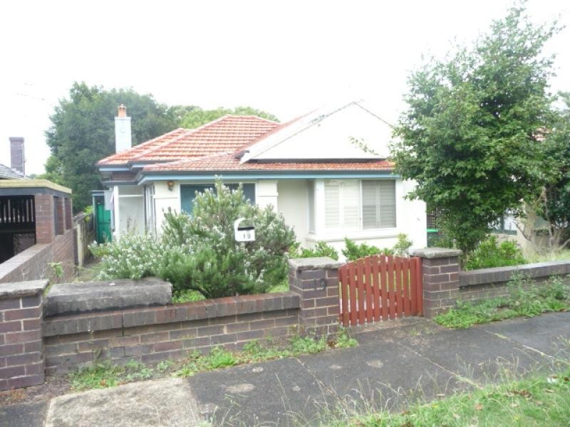 19 Neirbo Avenue, Hurstville NSW 2220