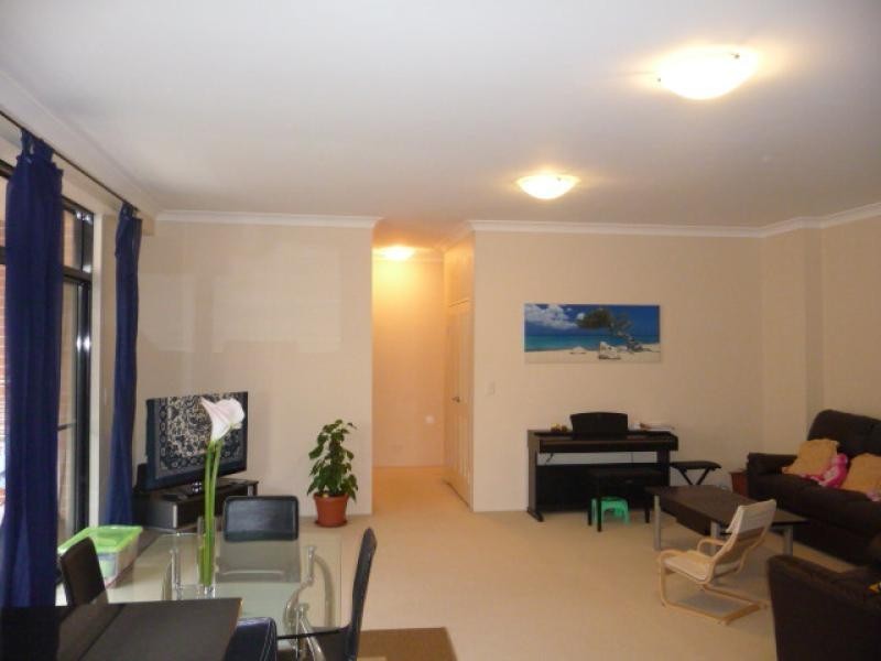 12/2 A Cross Street, Hurstville NSW 2220