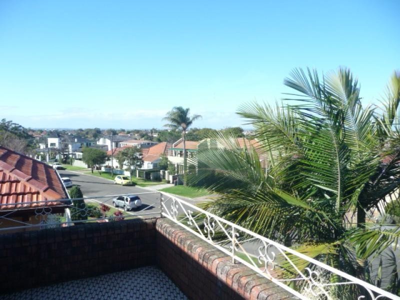 35 Benwerrin Avenue, Carss Park NSW 2221