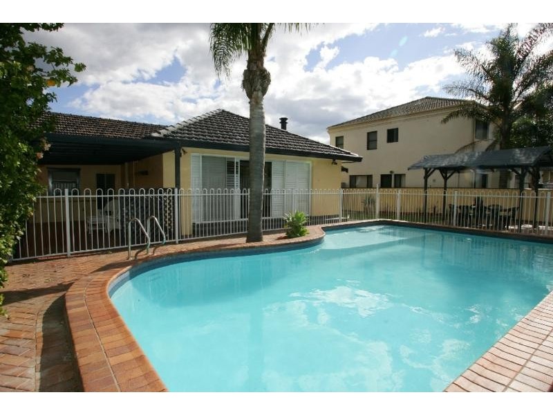 8 Wollondilly Place, Sylvania Waters NSW 2224