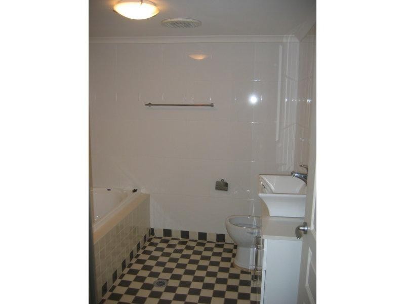 2-6 Anglo Square, Carlton NSW 2218