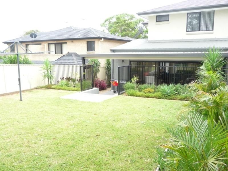 23 Lawrence Street, Peakhurst NSW 2210