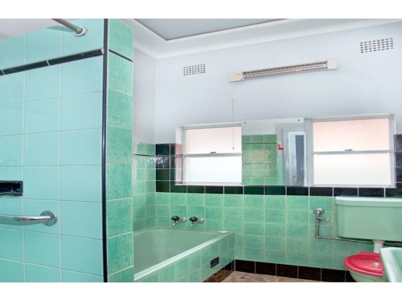 9 Dowsett Road, Kingsgrove NSW 2208