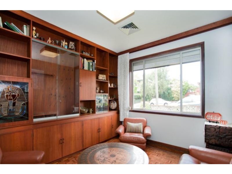 9 Dowset Road, Kingsgrove NSW 2208