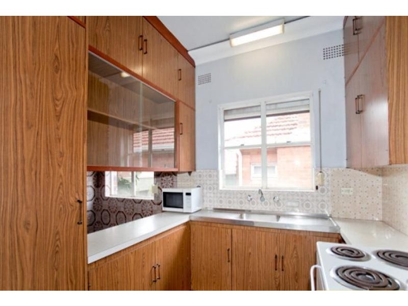 9 Dowset Road, Kingsgrove NSW 2208