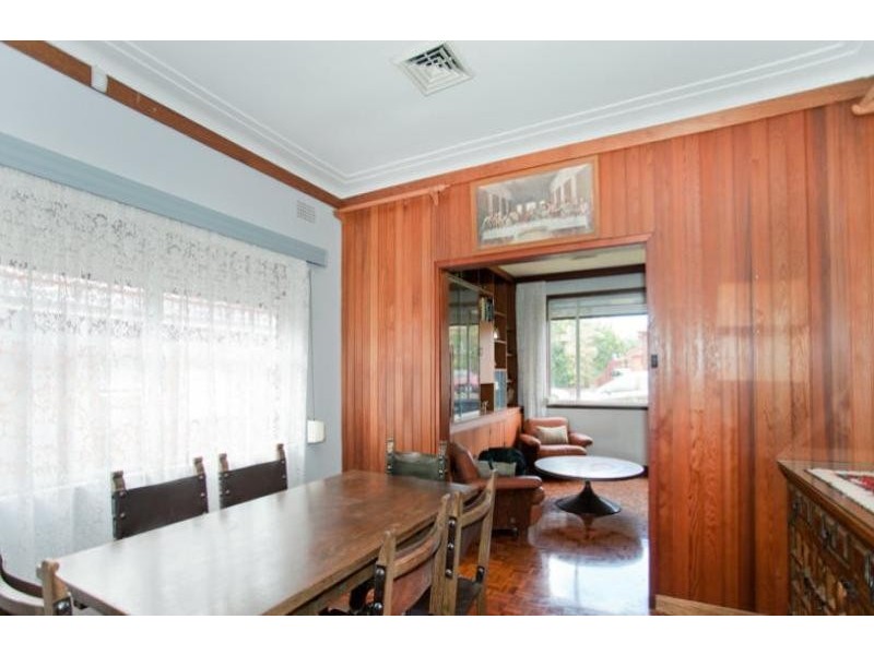 9 Dowset Road, Kingsgrove NSW 2208