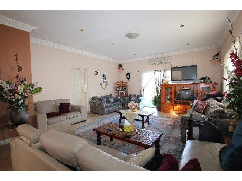 15 Stoddart Street, Roselands NSW 2196