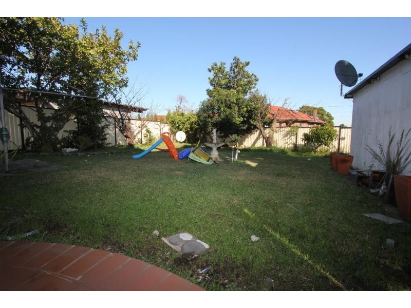 15 Stoddart Street, Roselands NSW 2196