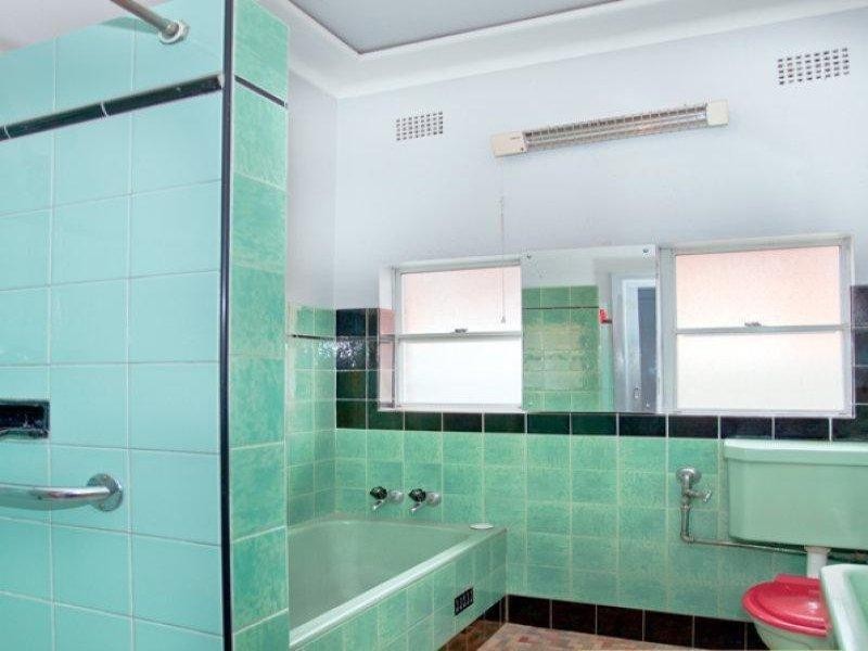 9 Dowset Road, Kingsgrove NSW 2208