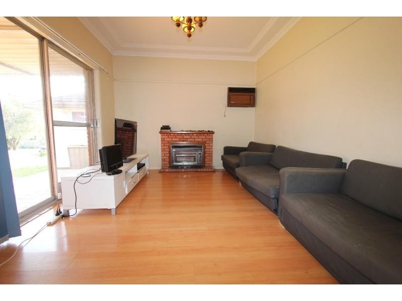 10 Salisbury Avenue, Riverwood NSW 2210