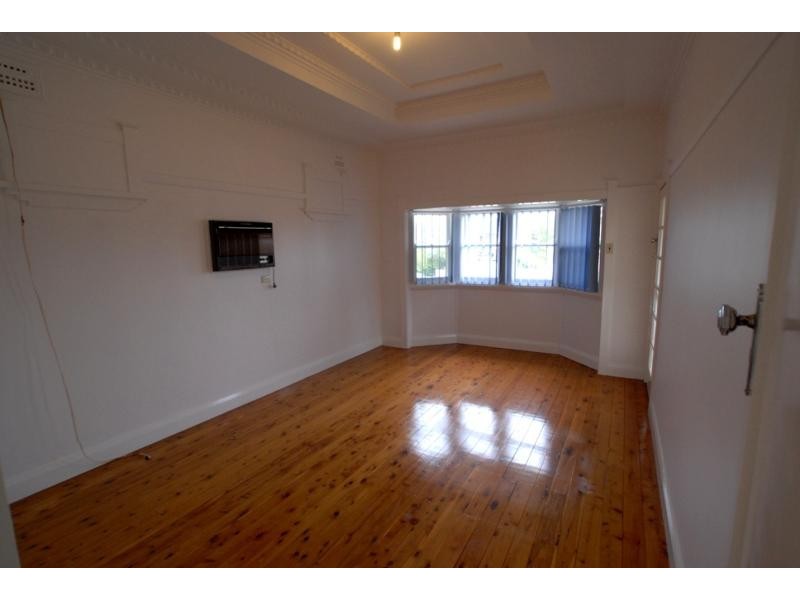 42 Amos Street, Westmead NSW 2145