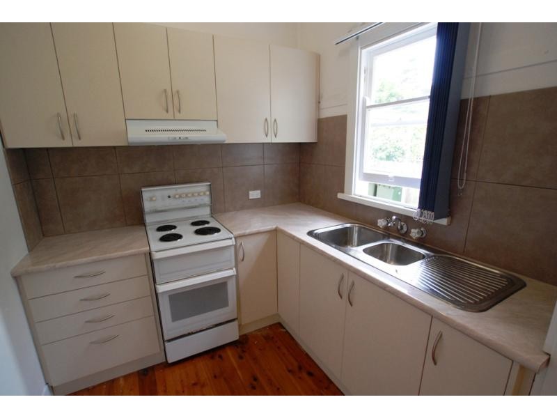 42 Amos Street, Westmead NSW 2145