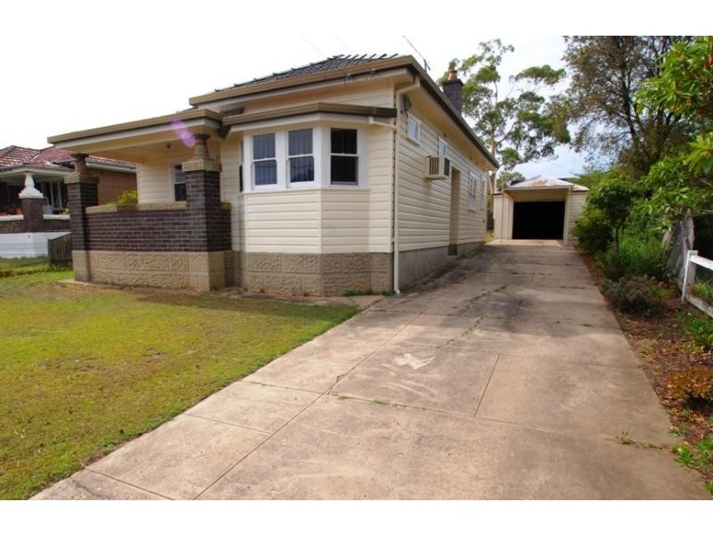 42 Amos Street, Westmead NSW 2145