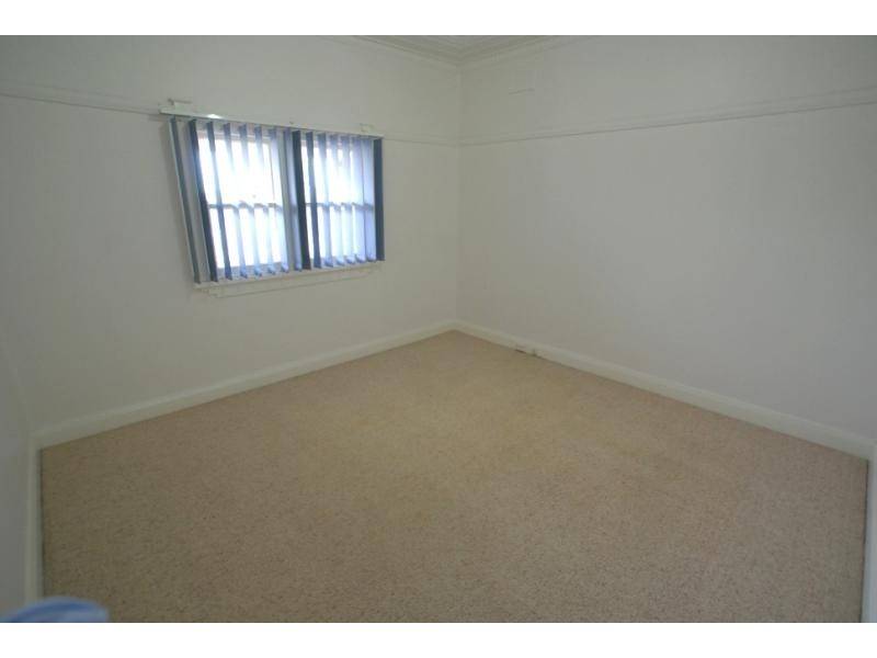 42 Amos Street, Westmead NSW 2145