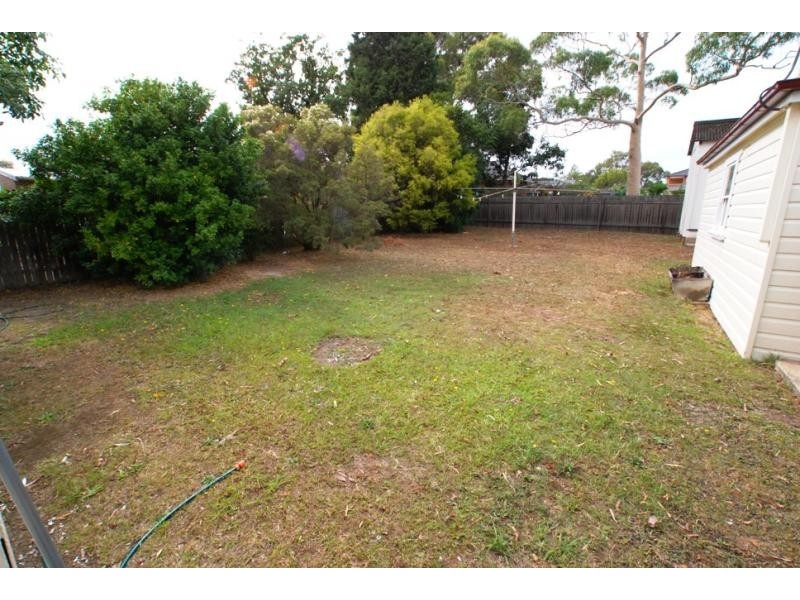 42 Amos Street, Westmead NSW 2145